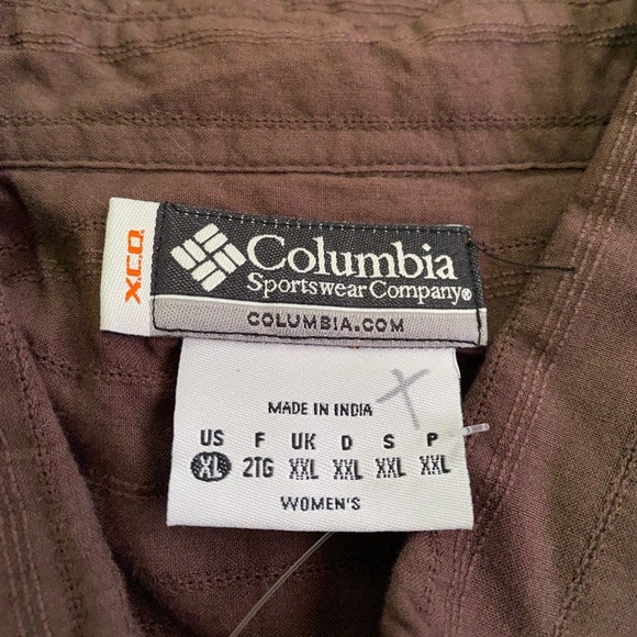 *SOLD* Columbia Button Front Unrestricted Shirt - Picture 4 of 6